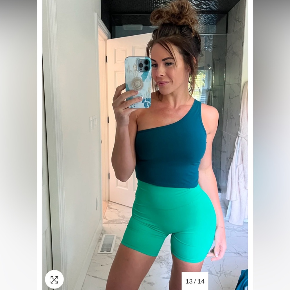Ptula One Shoulder Crop - Picture 5 of 6